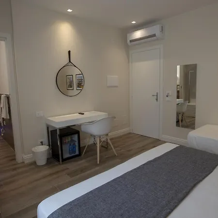 Szálloda Luxmari & 3*