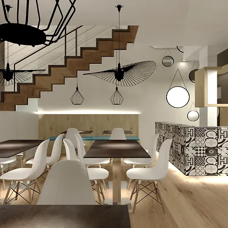 Luxmari & Szálloda 3*