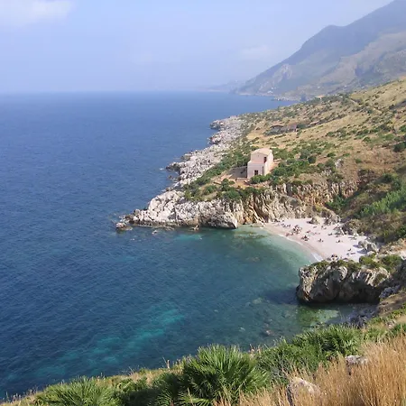 Hotel Luxmari &