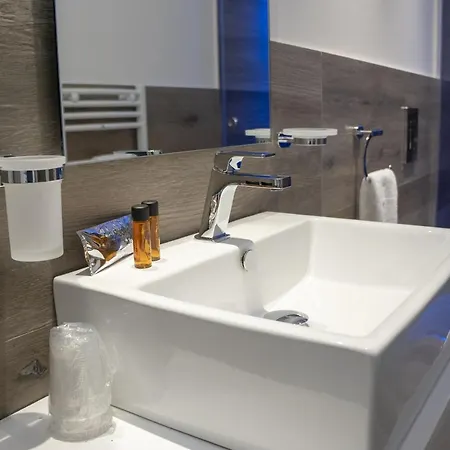 Szálloda Luxmari & 3*