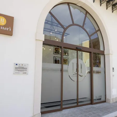 Szálloda Luxmari & 3*